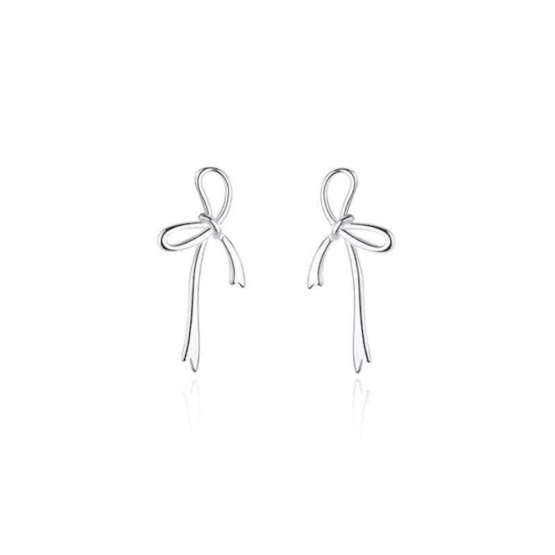リボンシルバーピアス