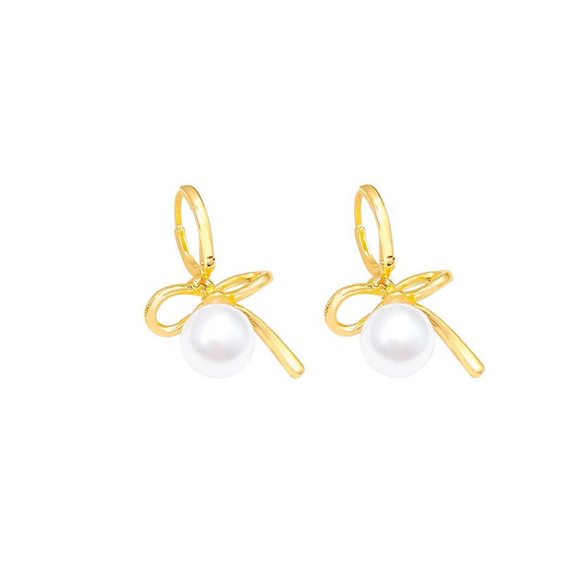 結びリボンパールピアス