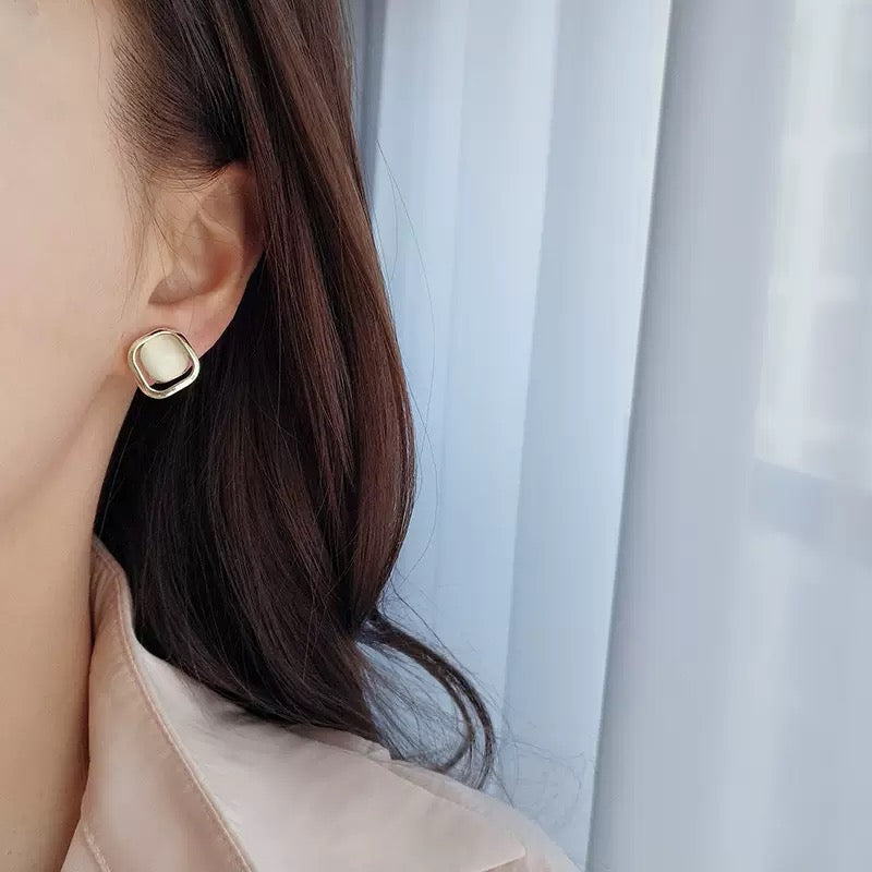 ミントグリーンピアス