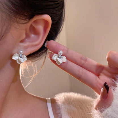 シェルフラワーピアス