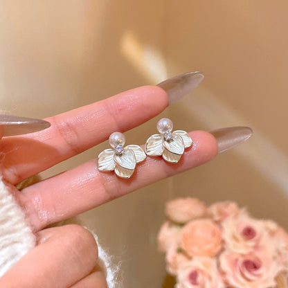 シェルフラワーピアス