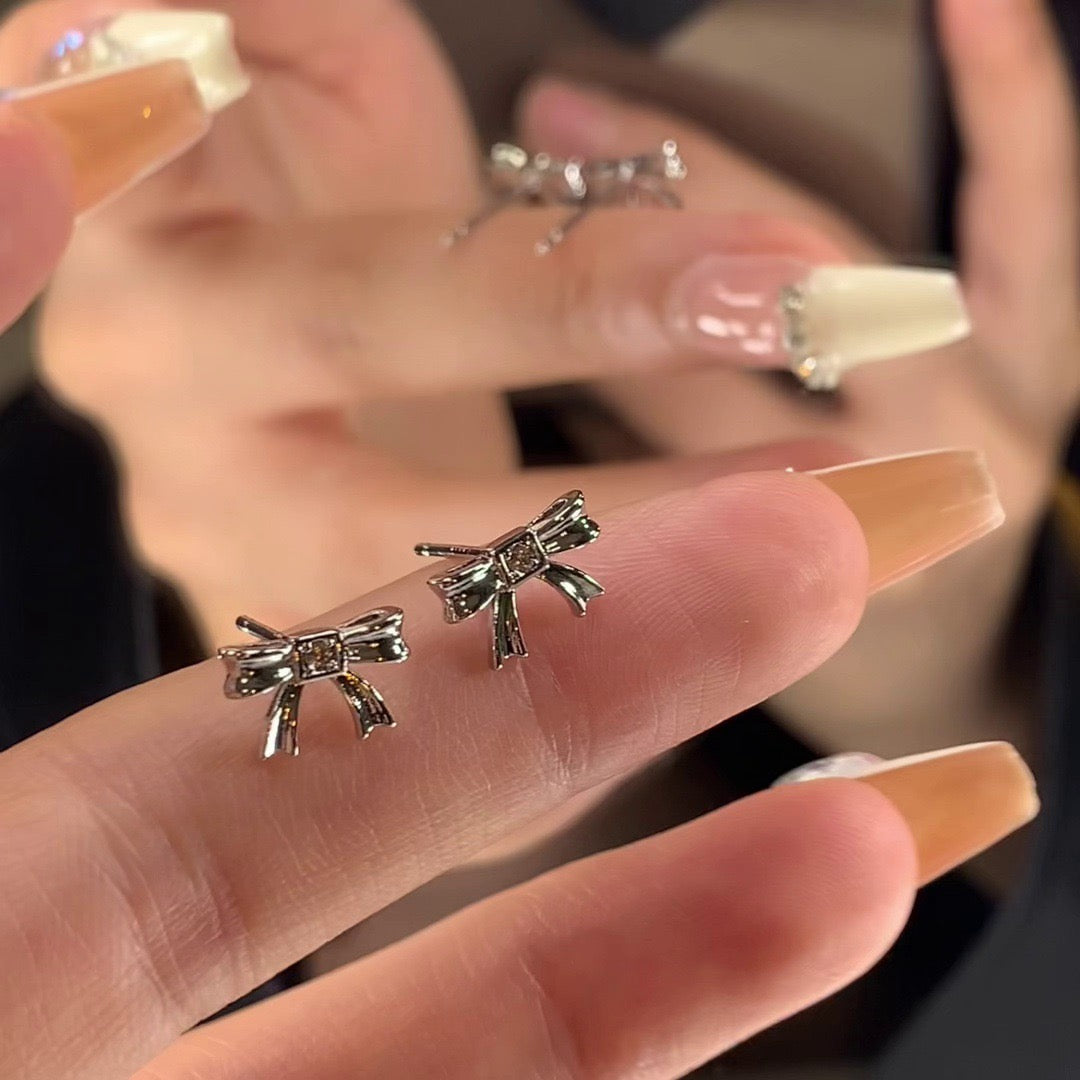ミニリボンピアス
