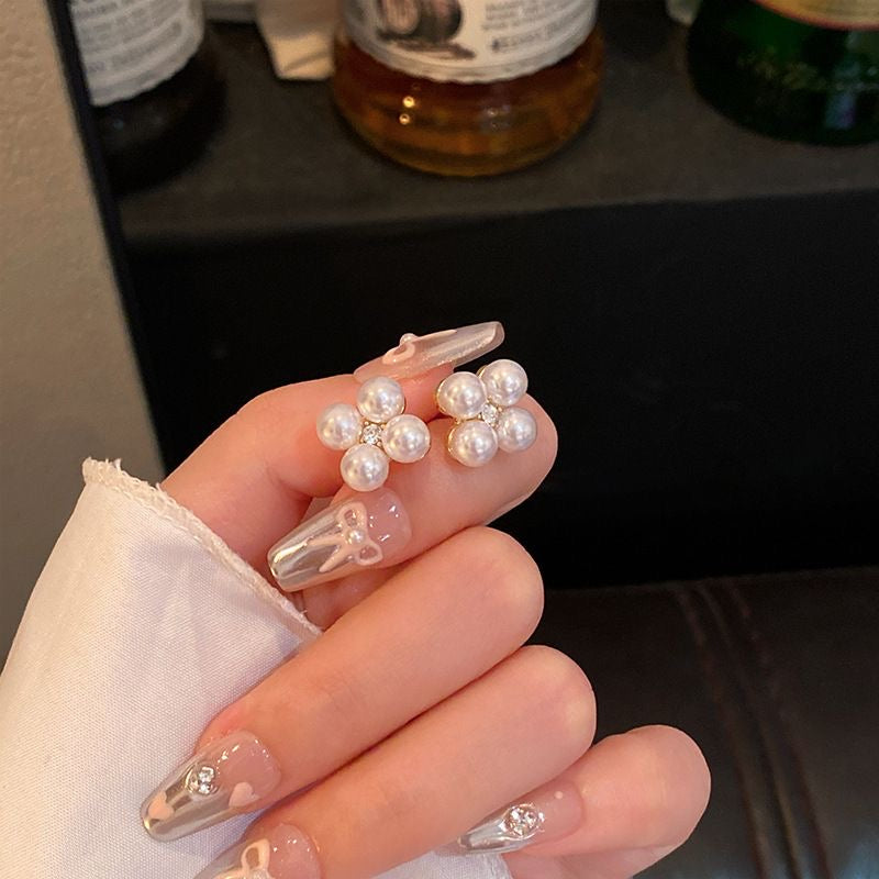 パールフラワーミニピアス