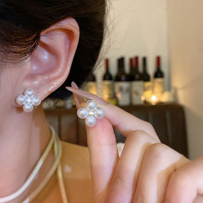パールフラワーミニピアス