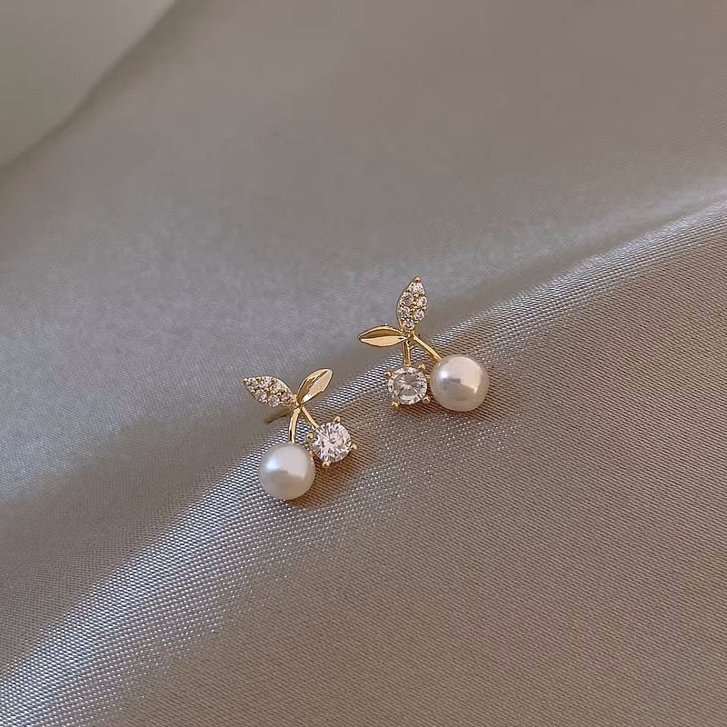 ゴールドチェリーパールピアス