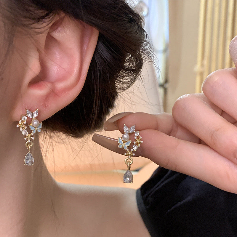 フローラルバタフライピアス