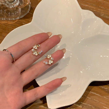 花びら珠飾りピアス