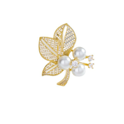 Leaf pearl brooch