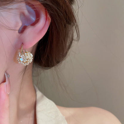 フラワーフープピアス