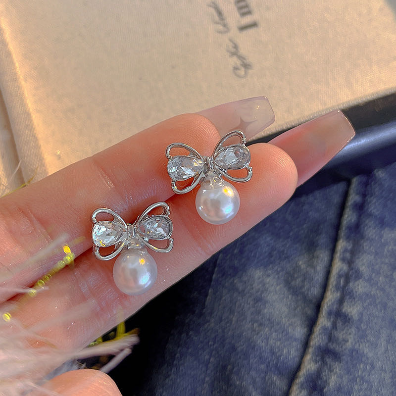 リボン型ピアス