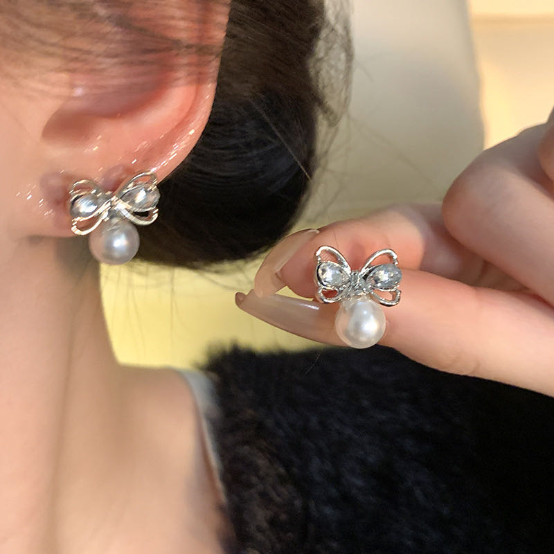リボン型ピアス