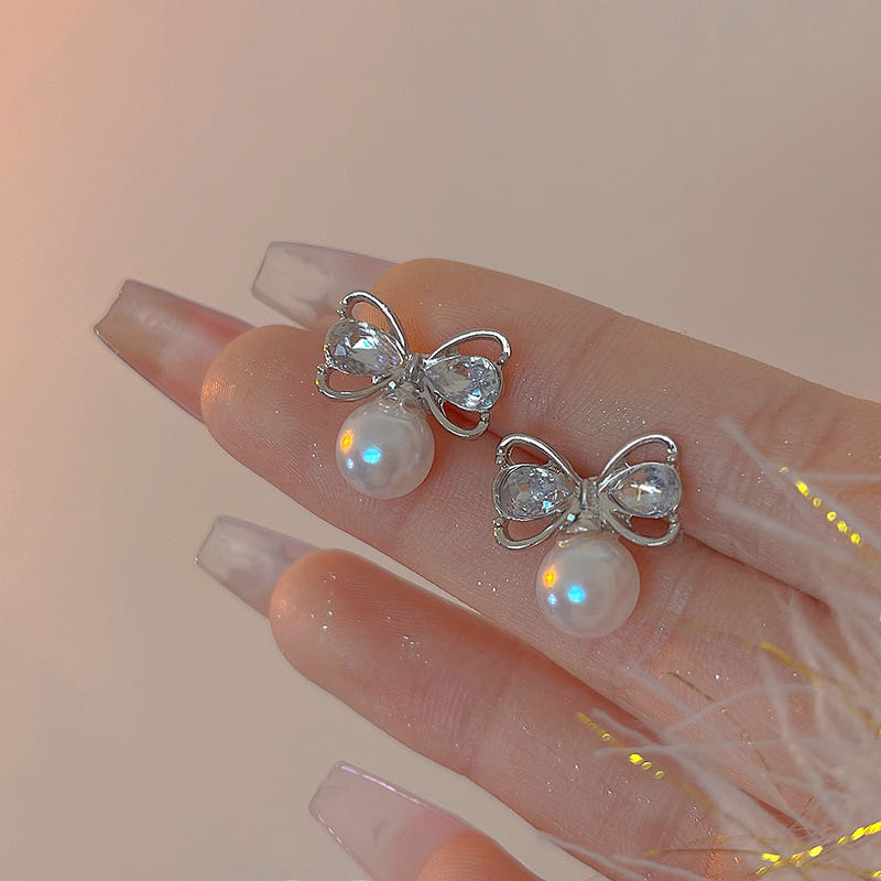 リボン型ピアス