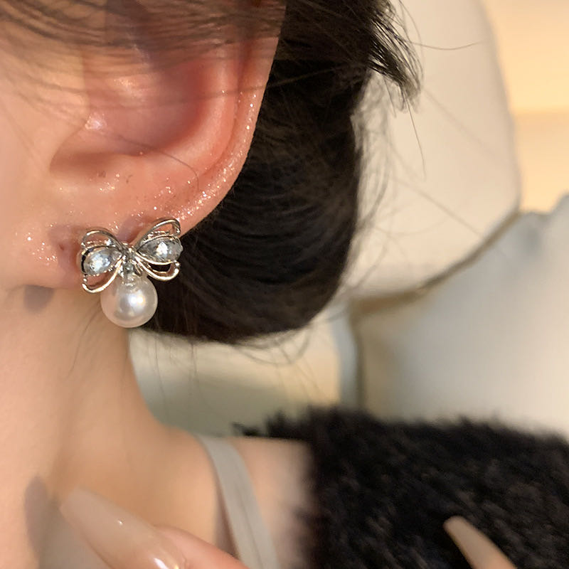 リボン型ピアス