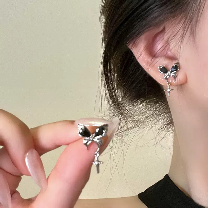 バタフライクロスピアス