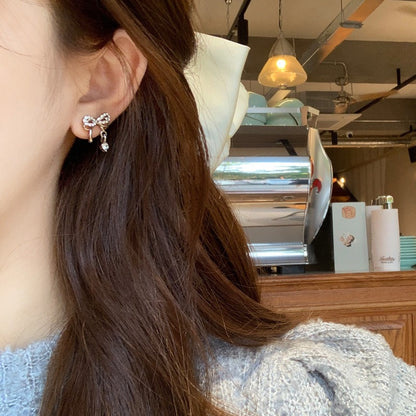 リボンシルエットキュービックピアス