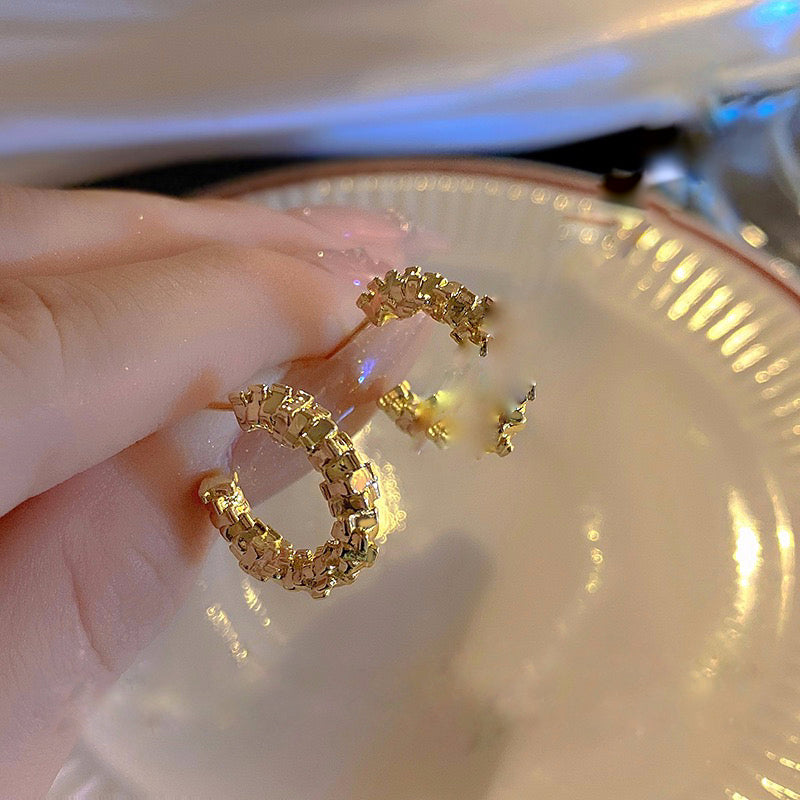 スクエアカット風ミニフープピアス