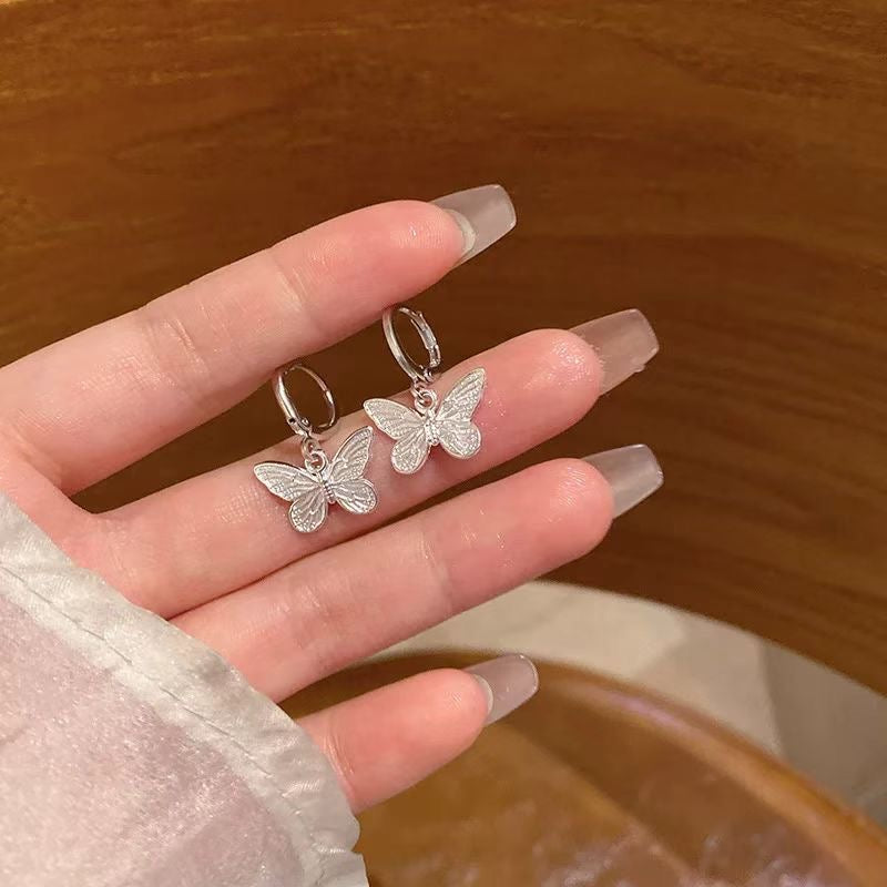 バタフライピアス