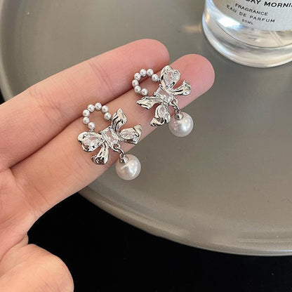 パールリボンドロップピアス
